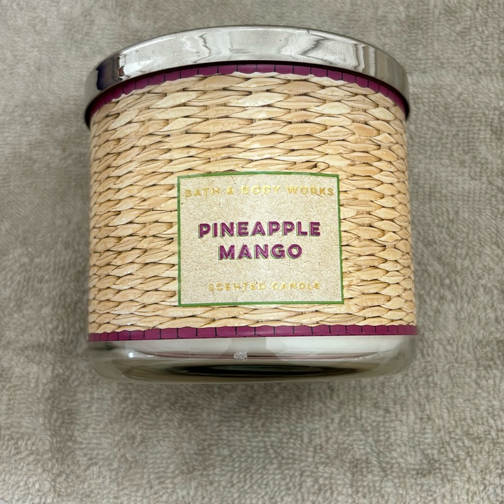 Bath & Body Works 3-wick candle in scent Pineapple Mango